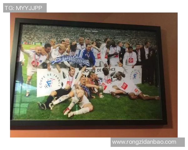 足球明星人物雕刻全景展示与艺术价值深度解析