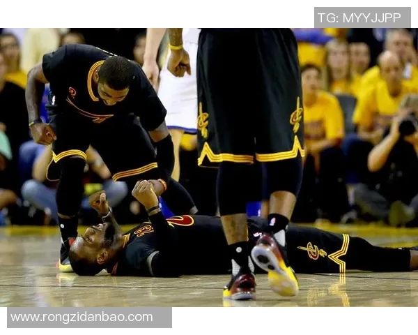 勇士与骑士2017年12月6日激战回顾球场上的巅峰对决再现辉煌时刻